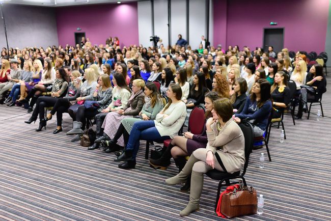 Маша Ефросинина и Катя Осадчая собрали более 130 тысяч гривен для детей-инвалидов